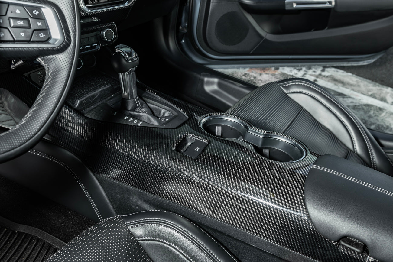 Centro de Consola en Fibra de Carbono Mustang 2024+