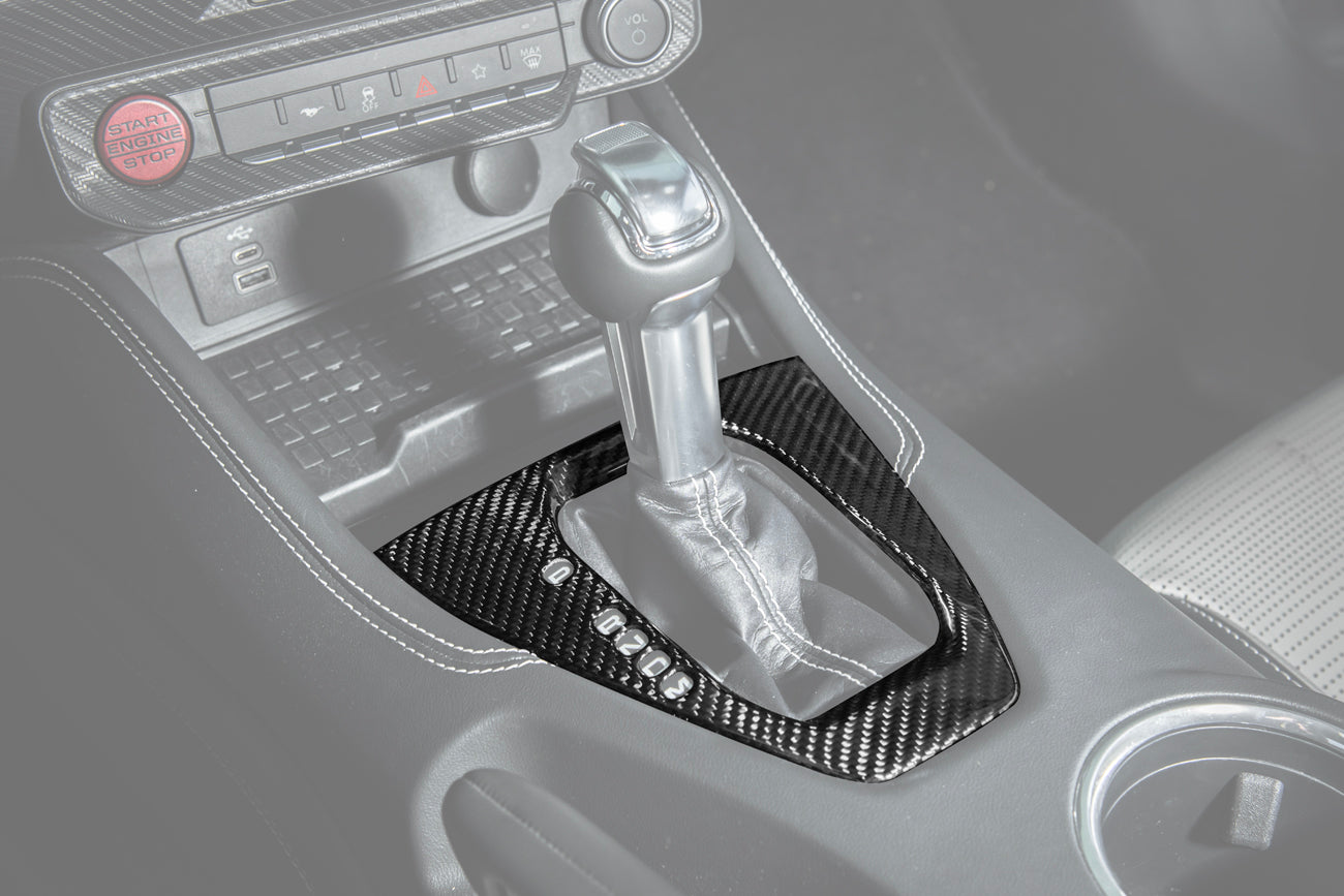 Panel de Palanca de Cambios en Fibra de Carbono Mustang 2024+