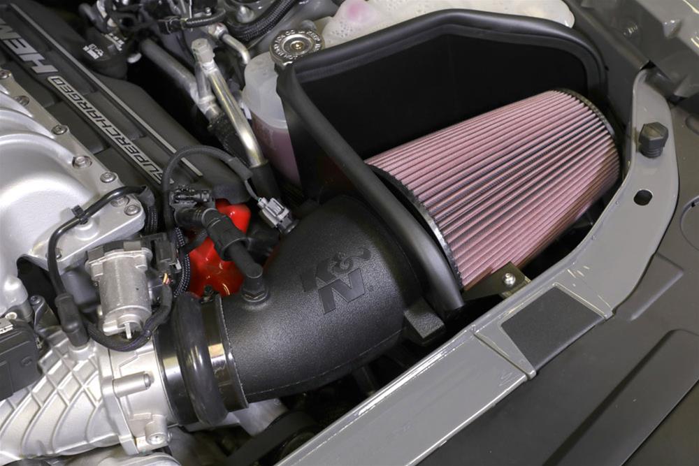 Filtro de Alto Flujo K&N Aircharger Challenger/Charger Hellcat 2017-2023